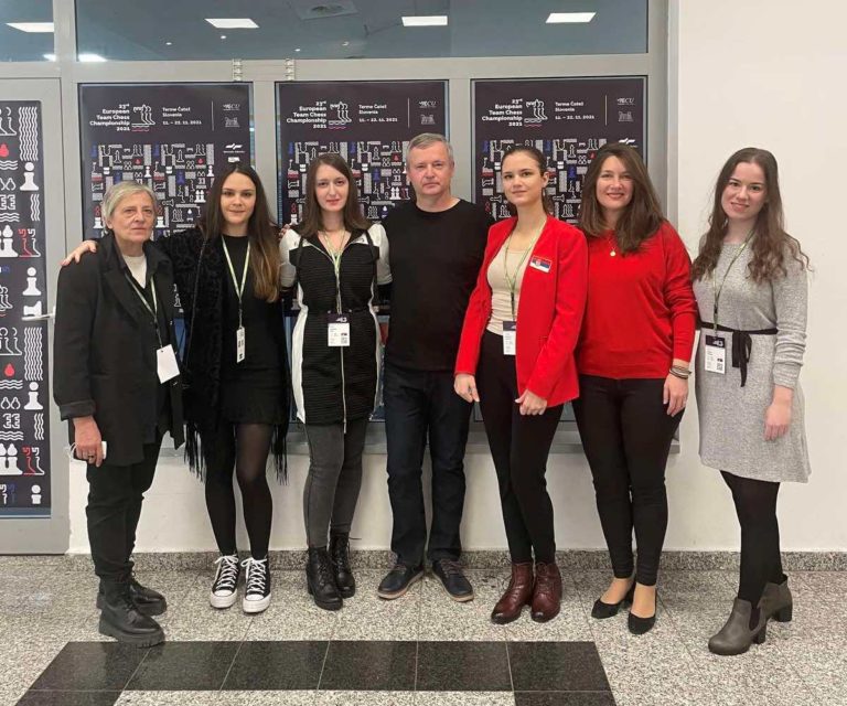 Šahisti poraženi od favoritovanog Azerbejdžana, Srpskinje nadigrale Turkinje.