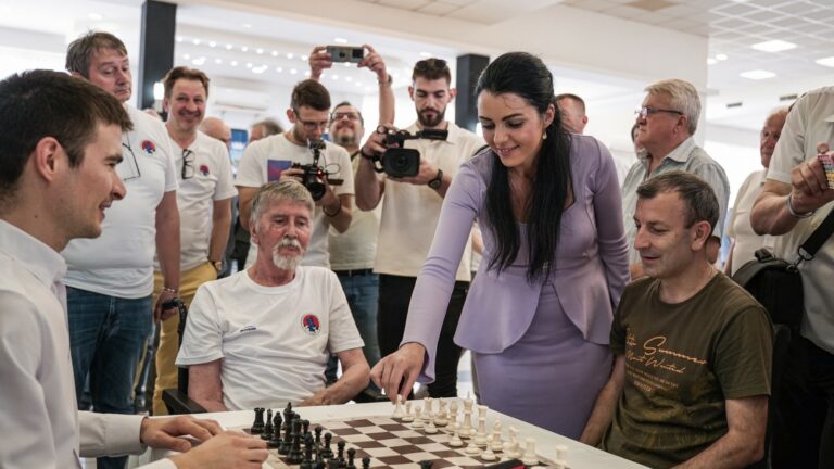 ŠAHOVSKI SPEKTAKL U LOZNICI POVODOM OBELEŽAVANJA DANA GRADA