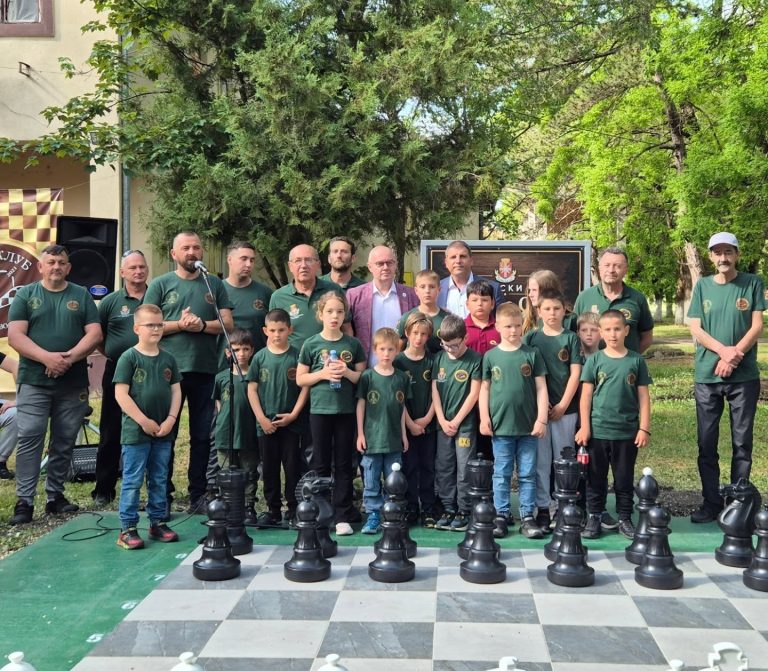 OTVOREN ŠAHOVSKI PARK U VOJVODI STEPI